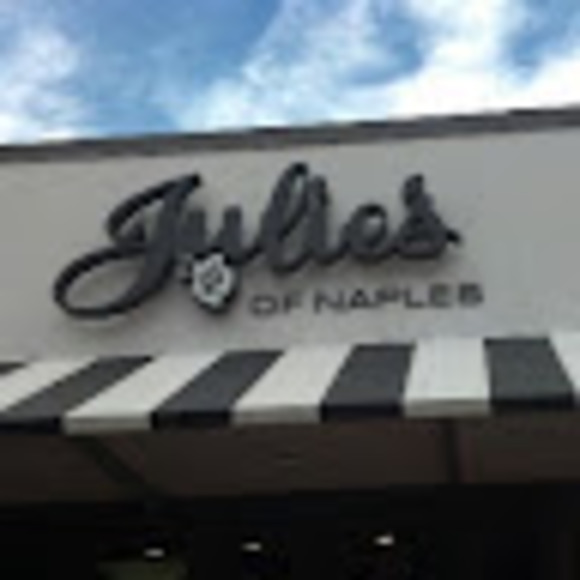 Meet your Posher, Julie - Picture 1 of 1